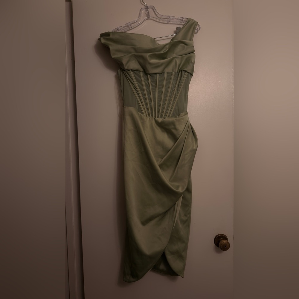 Elegant Green Strapless Dress